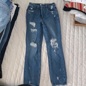 Abercrombie Curve-Love High Rise Mom Jeans